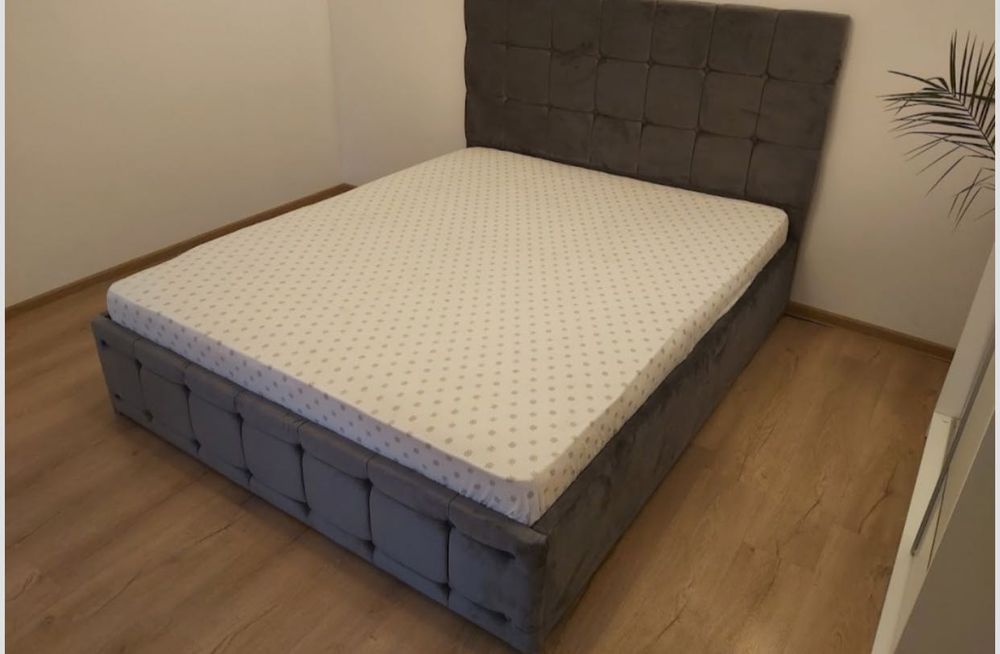 Pat Tapitat 160 cm x 200 cm, Gri din stofa, fara saltea