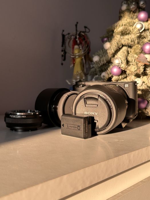 Sony zv-E10 + sony 50mm f1.8 si sony 18-135 f3.5-5.6