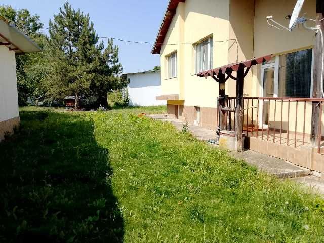 Къща с цех , гр. Попово, кв. Невски