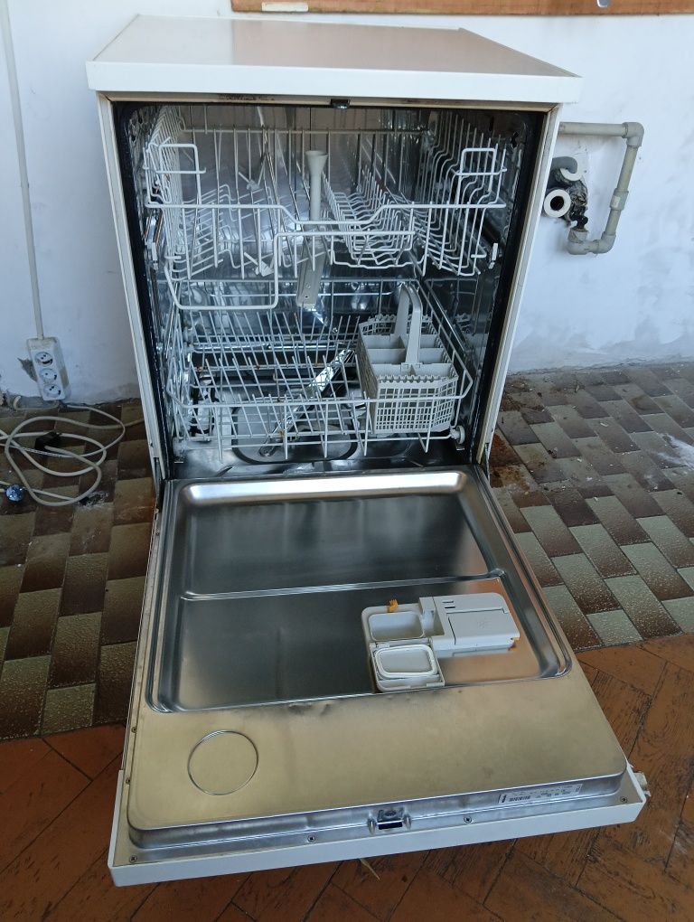 Съдомиялна Miele