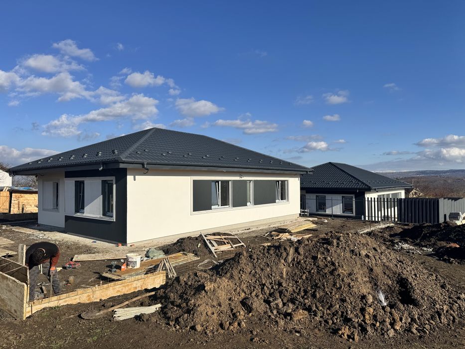 Casa Premium Parter Miroslava-Horpaz 92mp utili 3dormitoare 2bai!