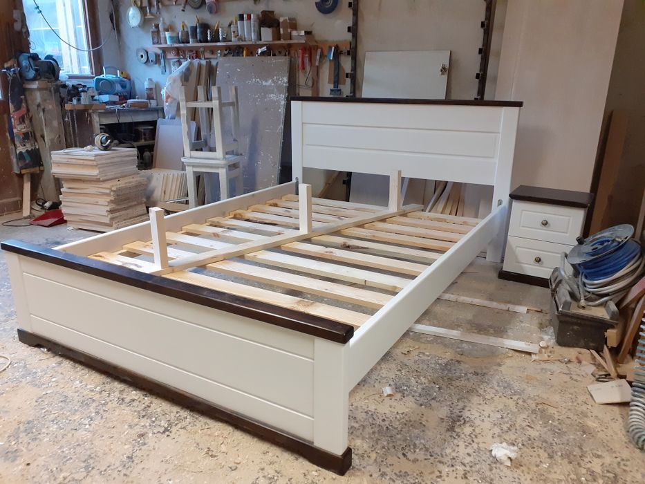 Mobilier lemn masiv