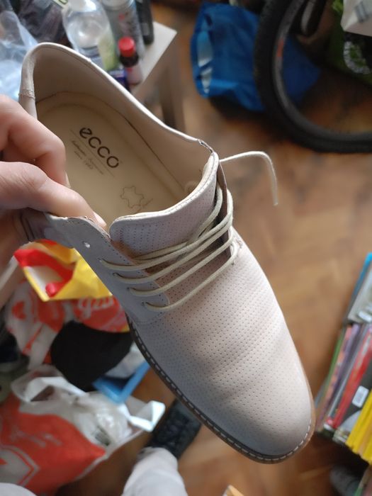 Нови мъжки обувки