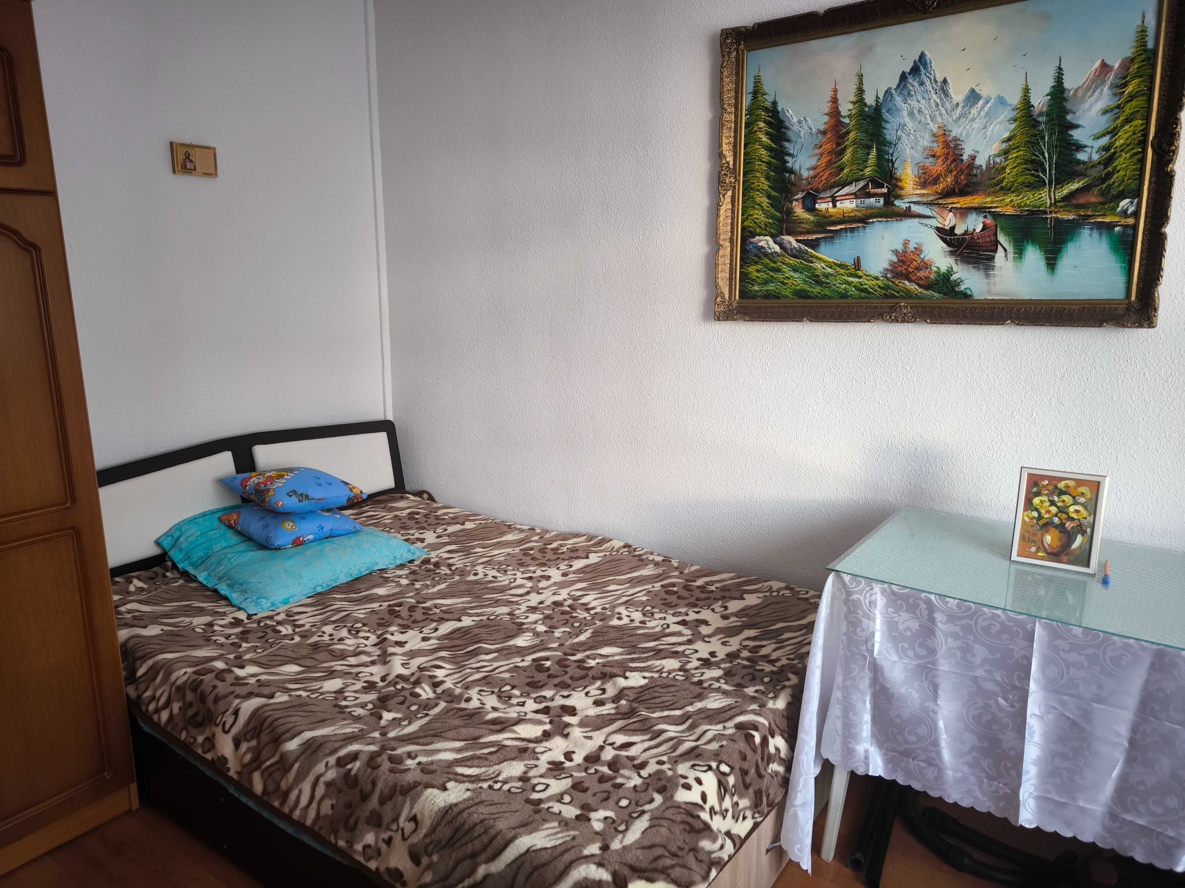 Închiriez camera de cămin!!!