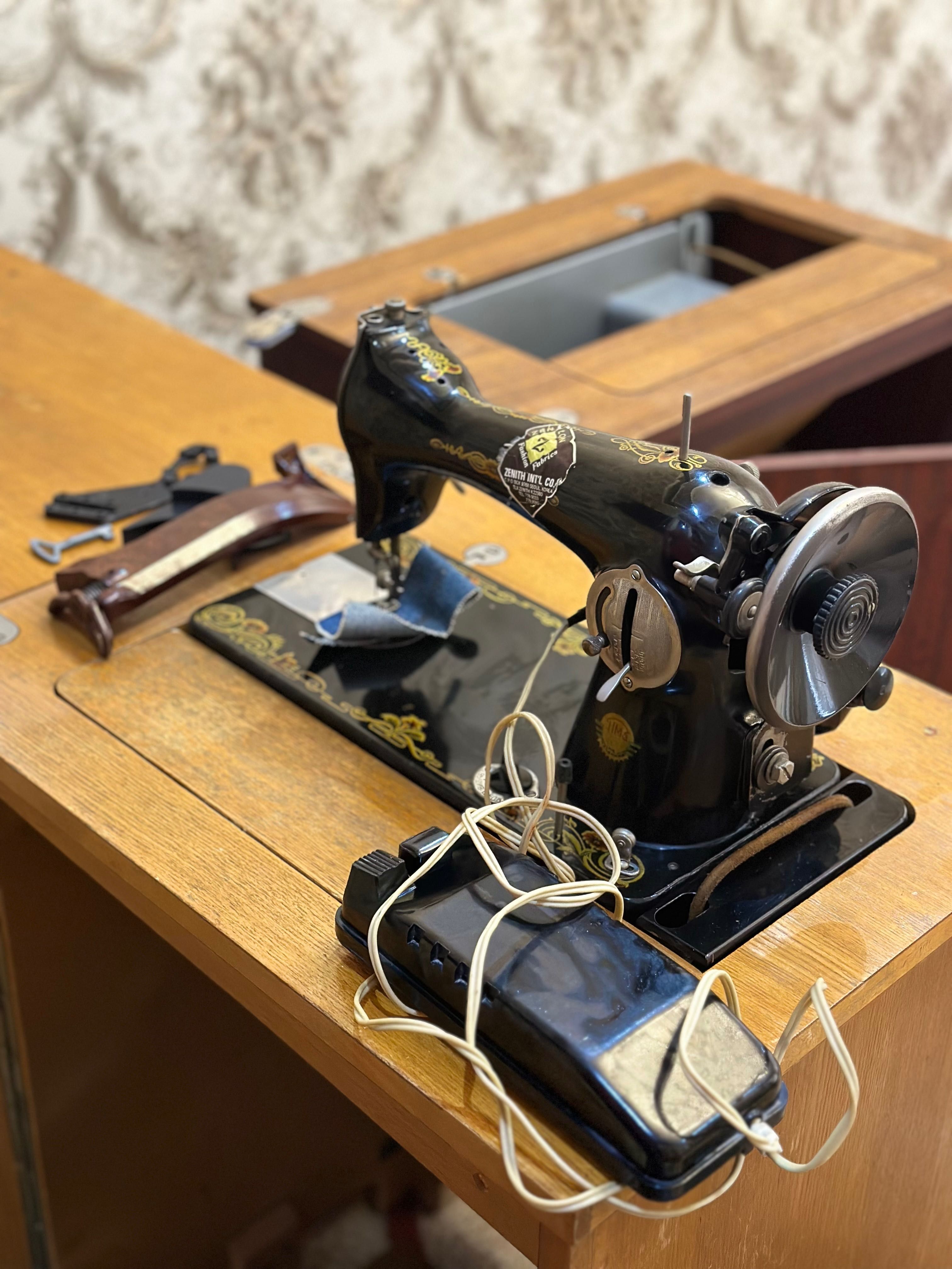 Tikuv mashinasi, model: Чайка 142М / ZENITH K23380