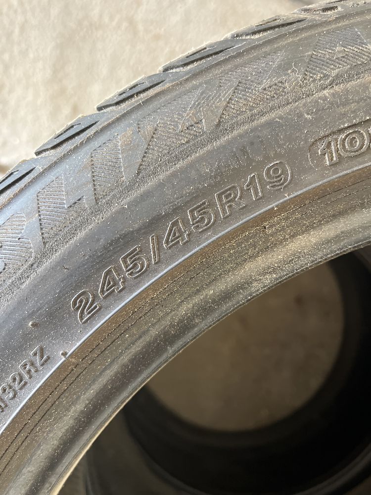 Шины R18 пара и R19 зимние пара и диск для запаски R18