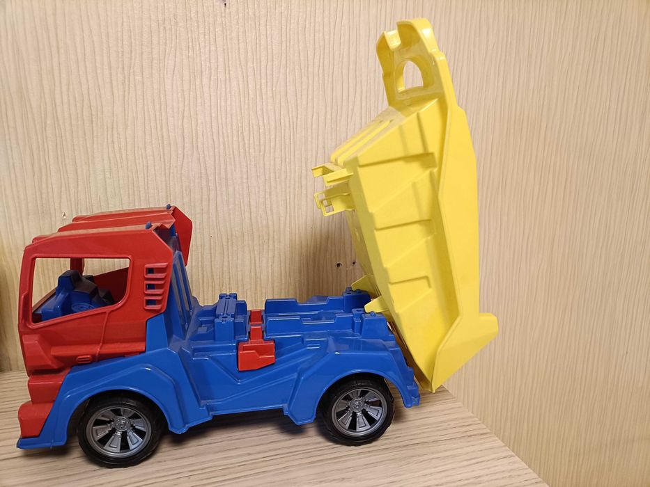 Голям камион за игра