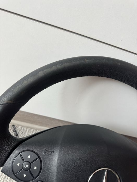 Оригинален волан Мерцедес W204