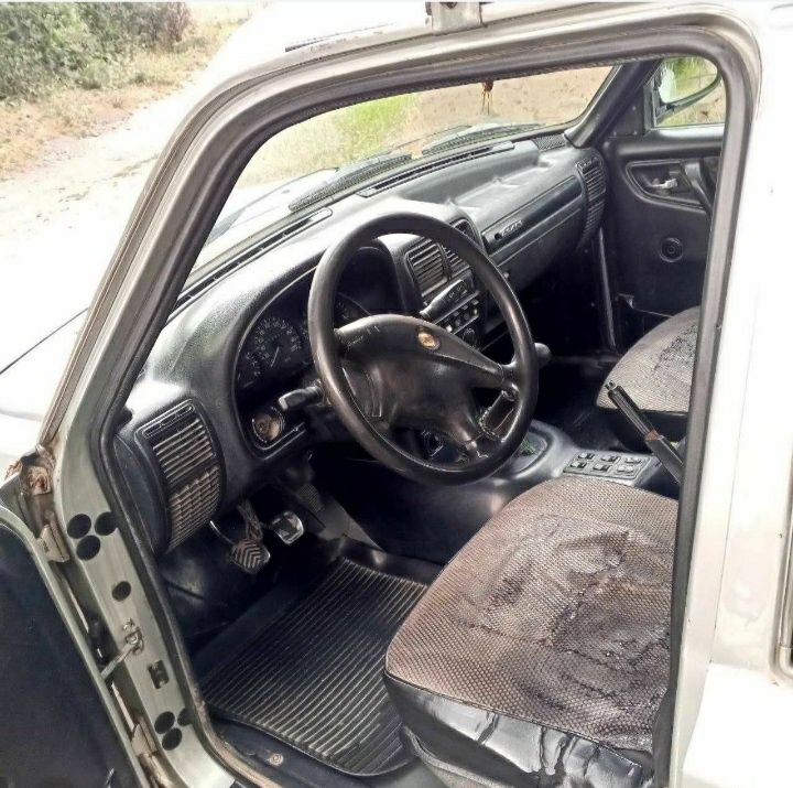 Волга 31105 зайчик 2006 год