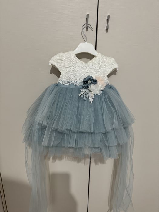 Шикарное платье на 9-12 месяцев, Турция