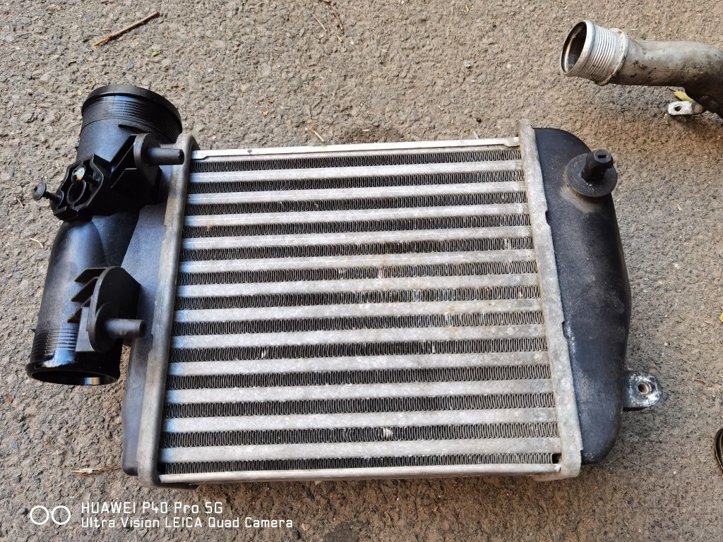 Intercooler Audi A6 4F C6 2.7 / 3.0 Tdi 

Cod : 4f0145805e

Predare Pe