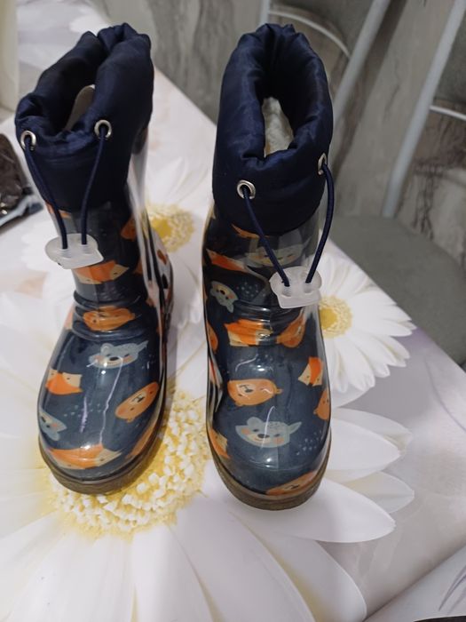 Продаётся Lc Waikiki резиновые утепление сапоги