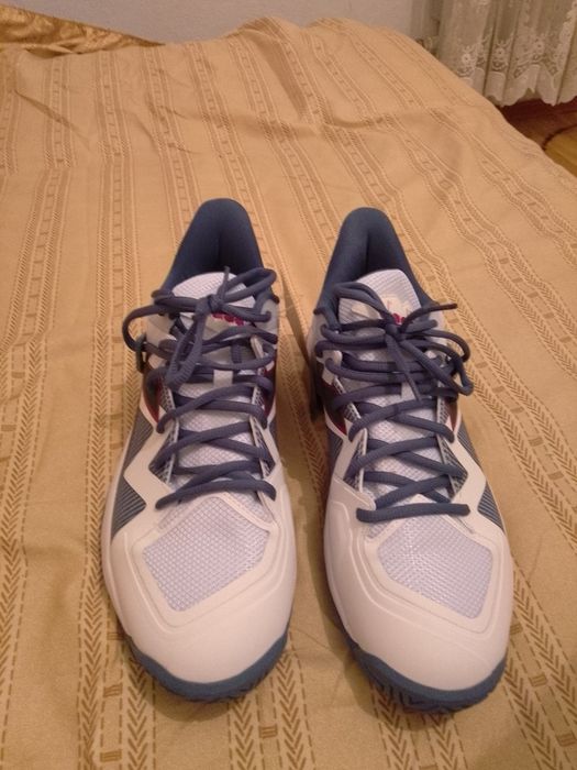 Кроссовки для тенниса и для бега