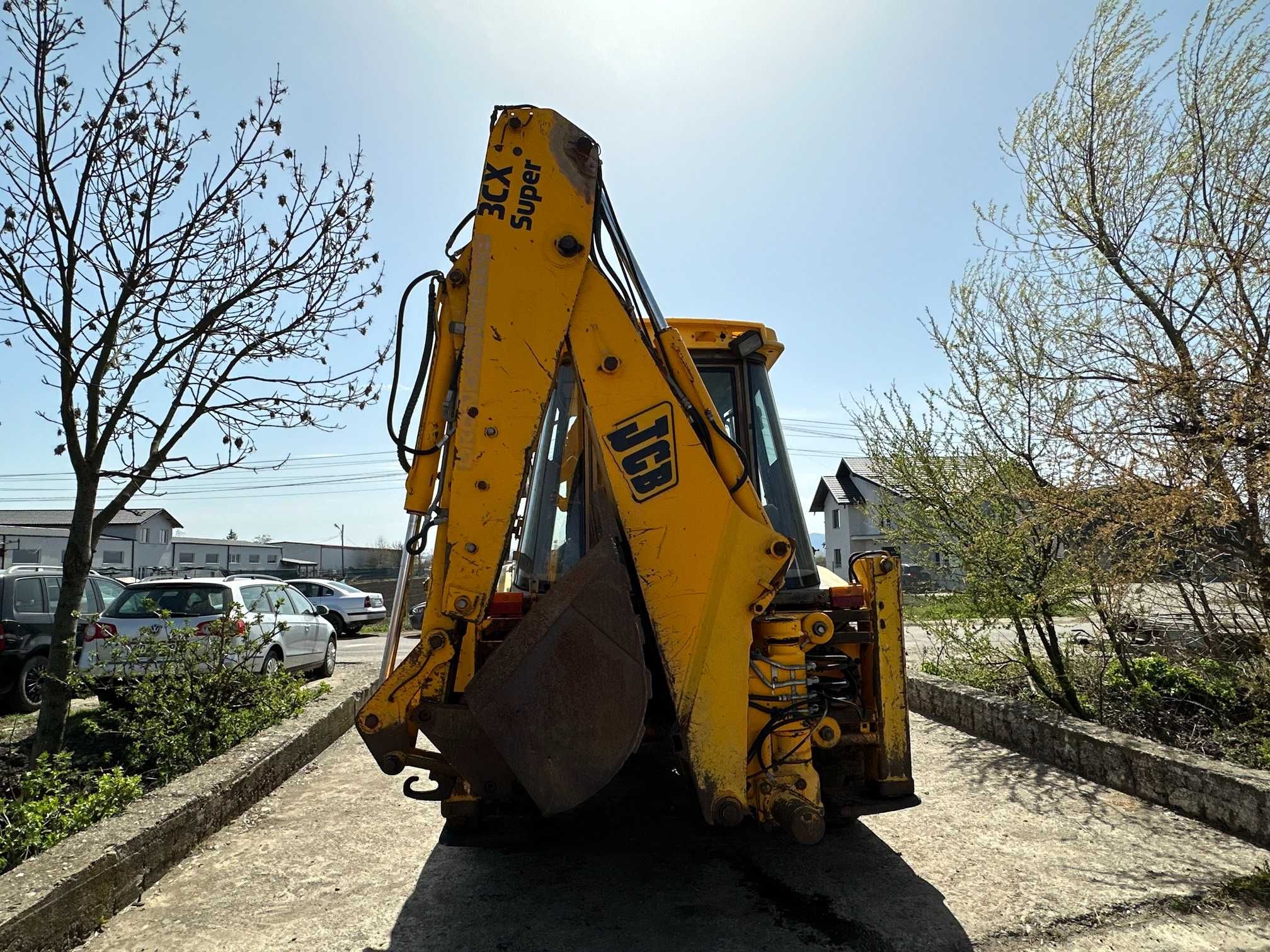 Buldoexcavator JCB 3CX 2004 roti egale accept variante !