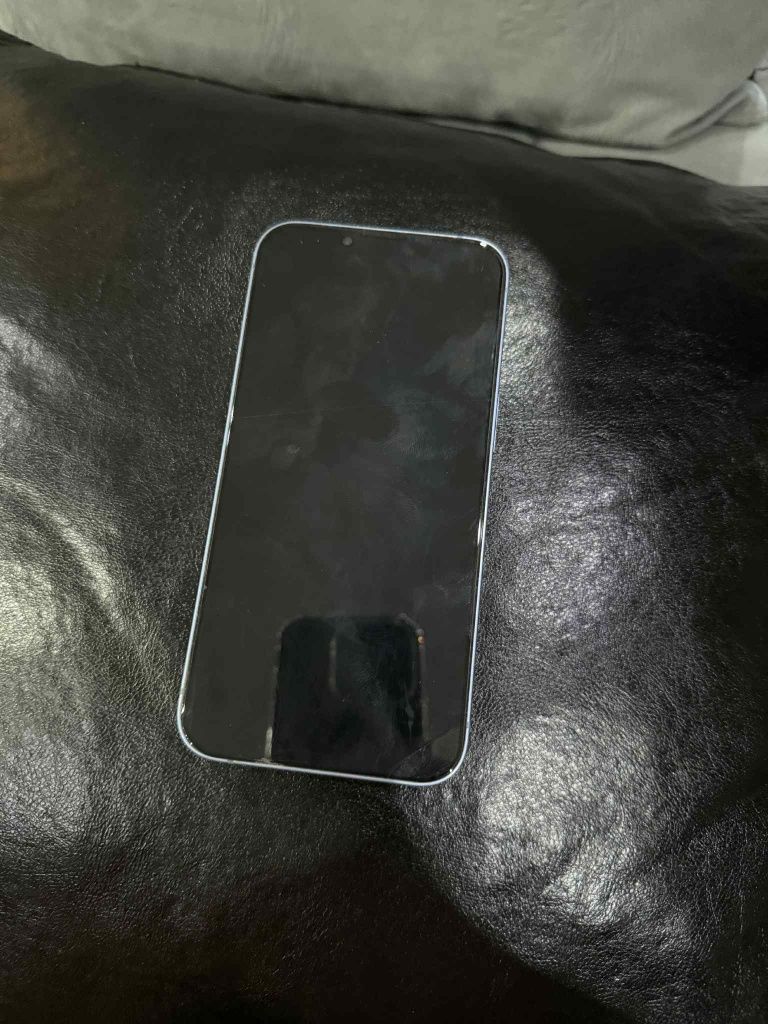 Продавам Iphone 14