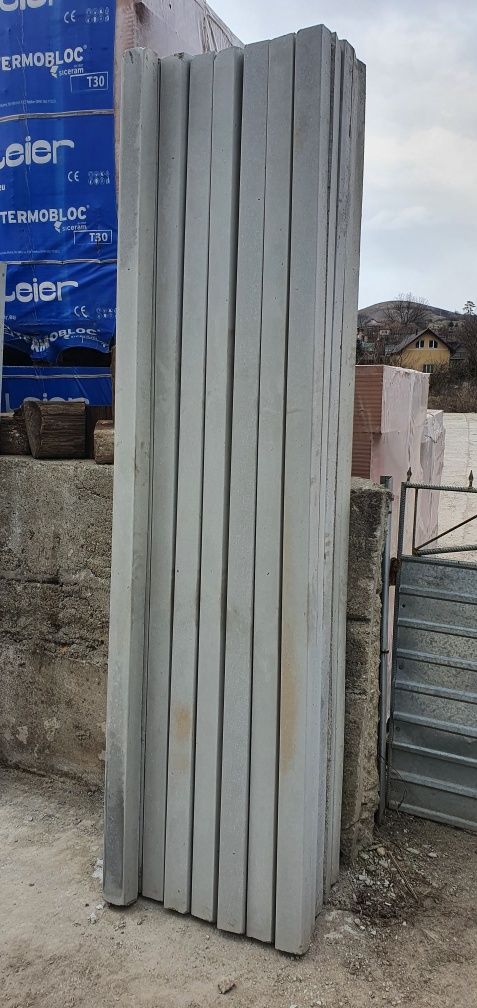 Producator stalpi de beton,spalieri vie gard  2m ,2,2m,2.4,capace