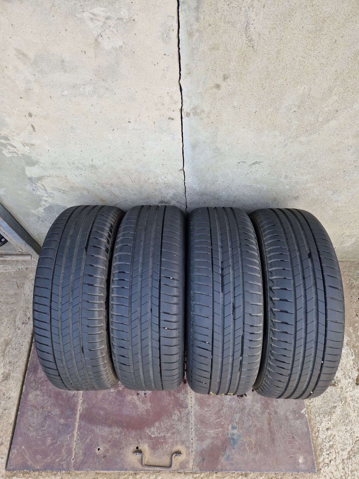 205 60 16 vara Bridgestone Turanza T005