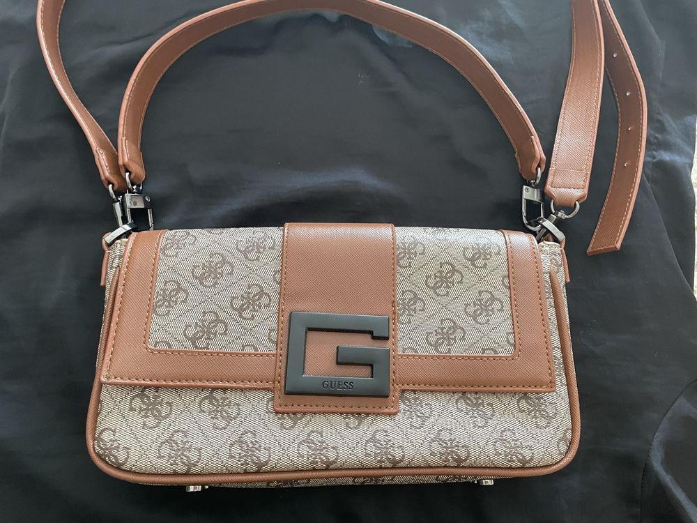 Дамска чанта “guess”