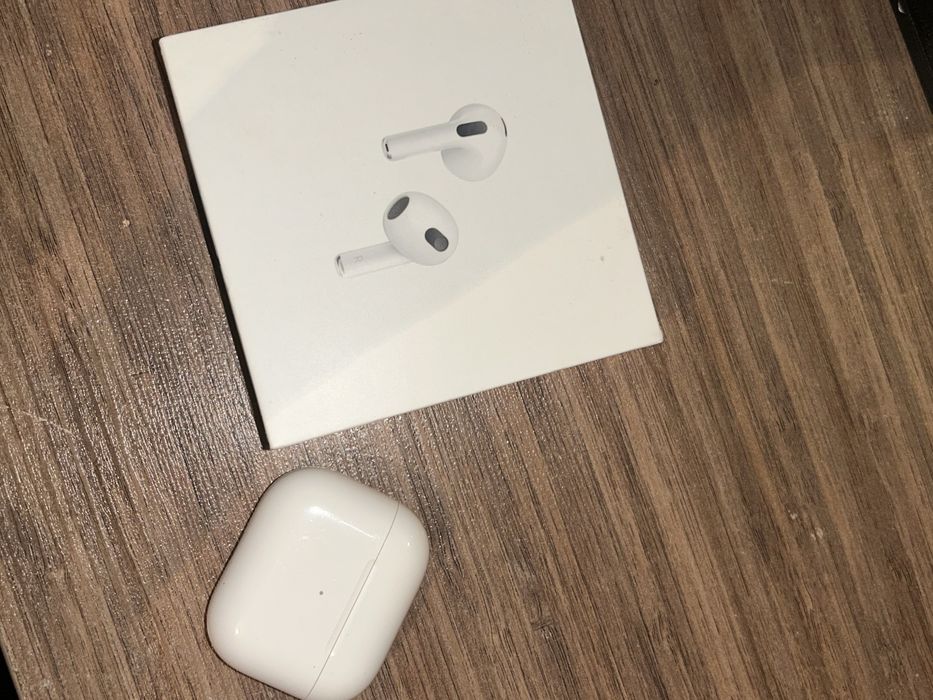 Продам кейс от airpods3