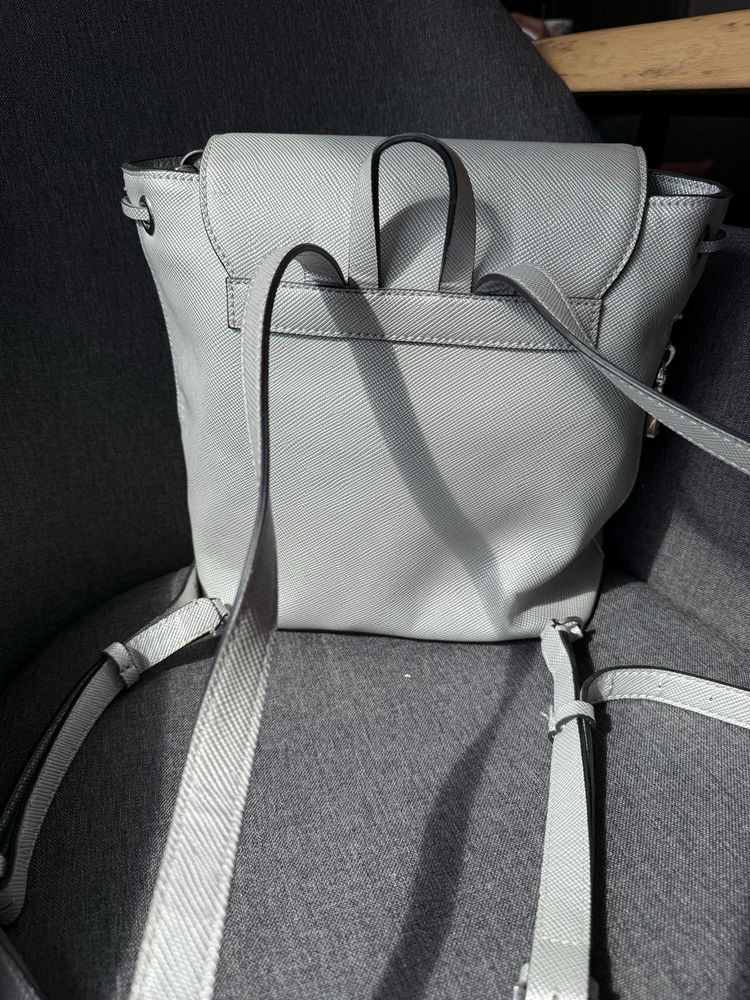 Сребриста Раница Guess