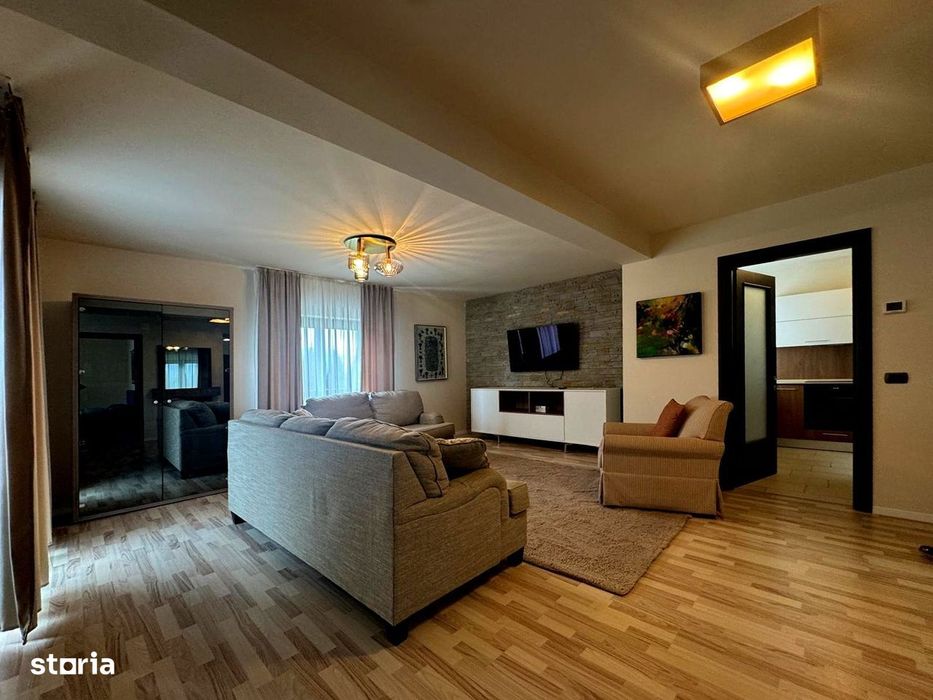 Casa Singur Curte In Cartier Privat