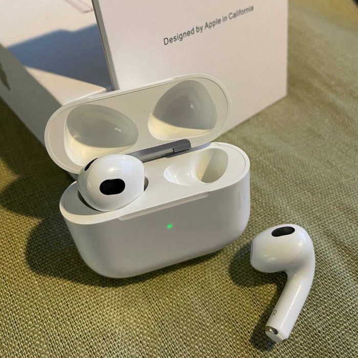 Слушалки AirPods 3 като нови