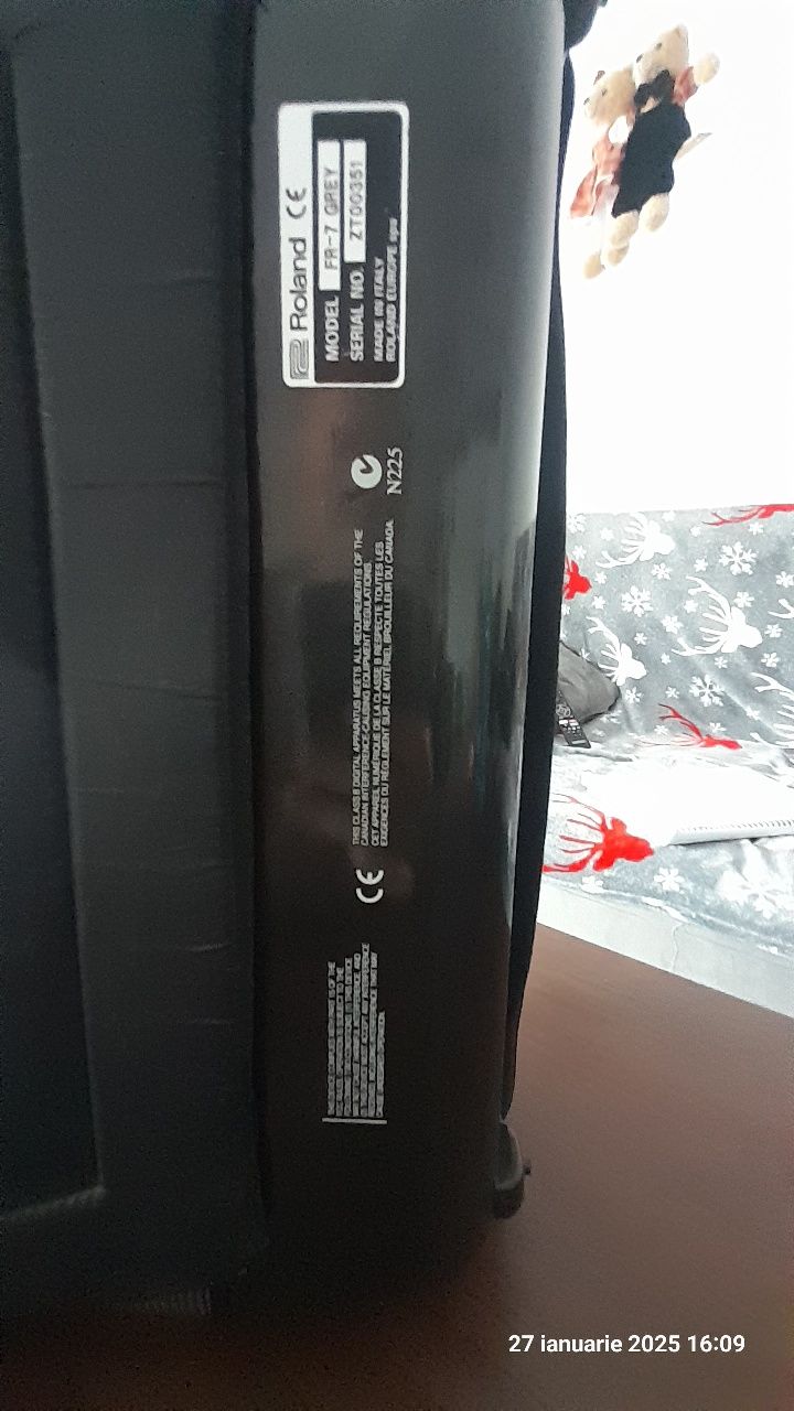 Acordeon Roland FR7