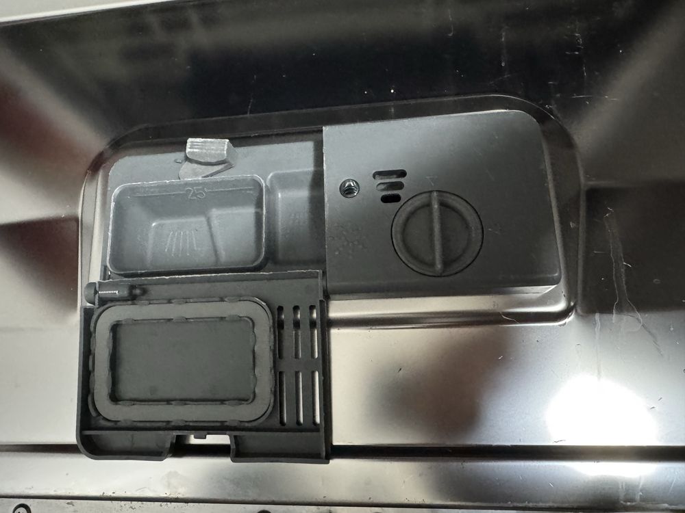 Masina mica de spalat vase independenta Beko DTC36610W