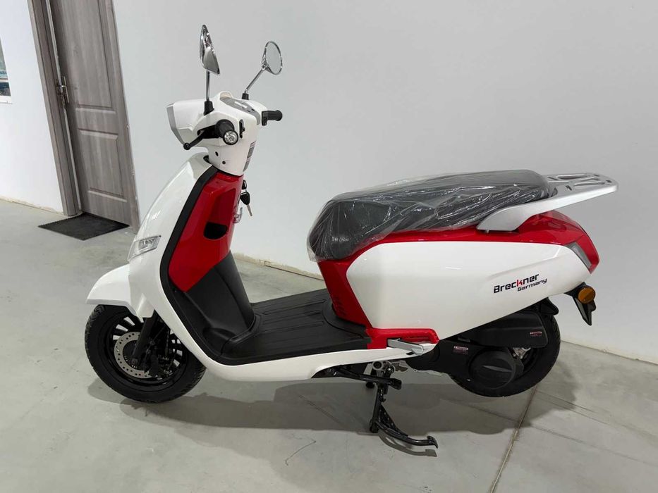 Scuter Breckner FRIDA orange 125CC CU PERMIS pe benzina CIV scuter nou