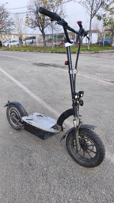 Trotineta Electrica Revoluzzer 1.0