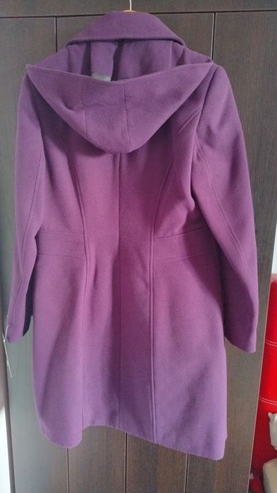 Palton NOU  100% fabricat in Romania - marime 42