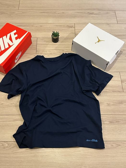 Vând urgent tricou new atitude