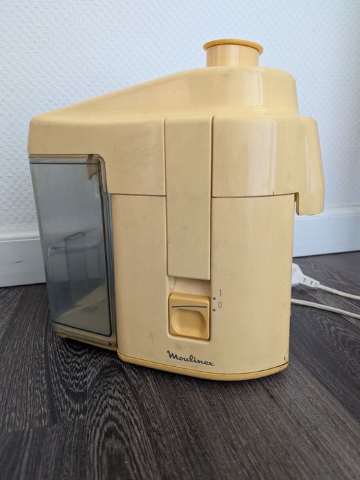 Соковыжималка Moulinex в хорошем состоянии.. БУ