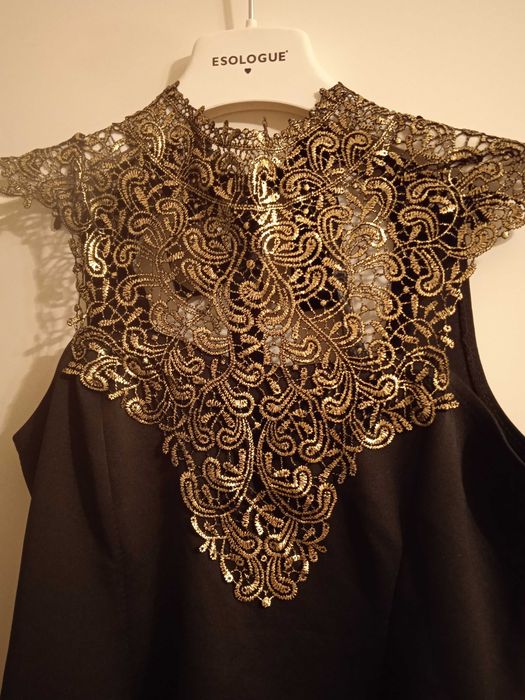 Bluza NOUA eleganta cu dantela aurie , cloșată din talie