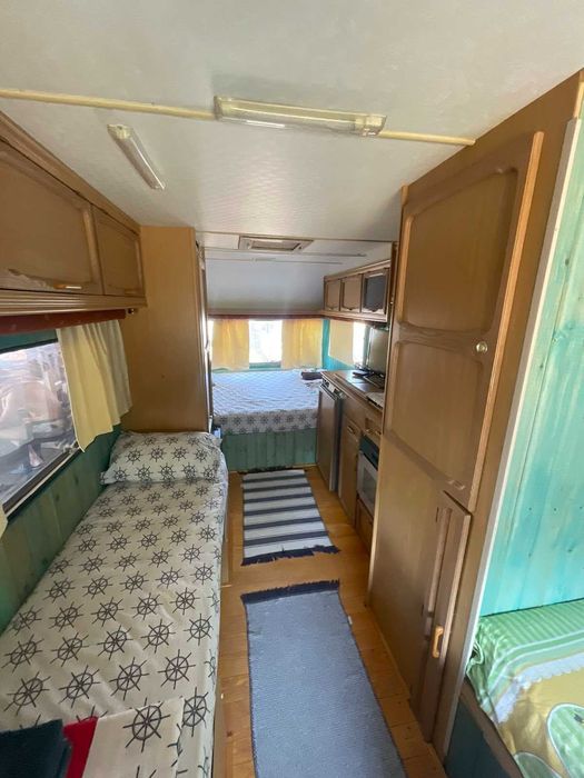 Продавам каравана на плажа- къмпинг Китен с оборудван навес