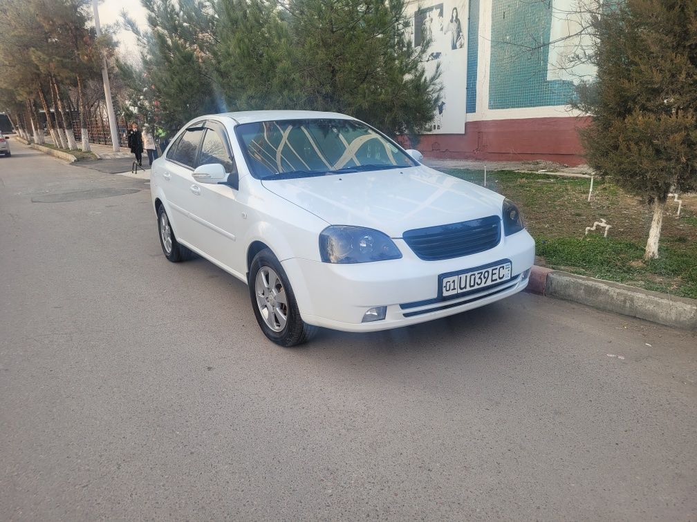 Срочно продам машину ласети 6500