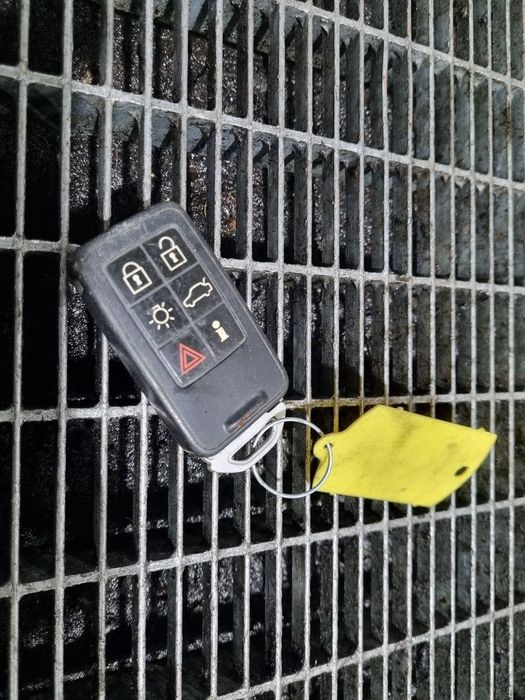 Contact Cu Cheie Volvo XC60 2.4 D 2008 - 2013 SUV (1233) CHEIE