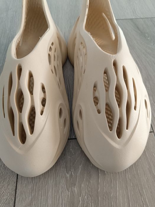 Foam runners inspirat de un brand de succes