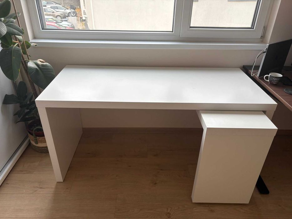 Vand birou ikea malm
