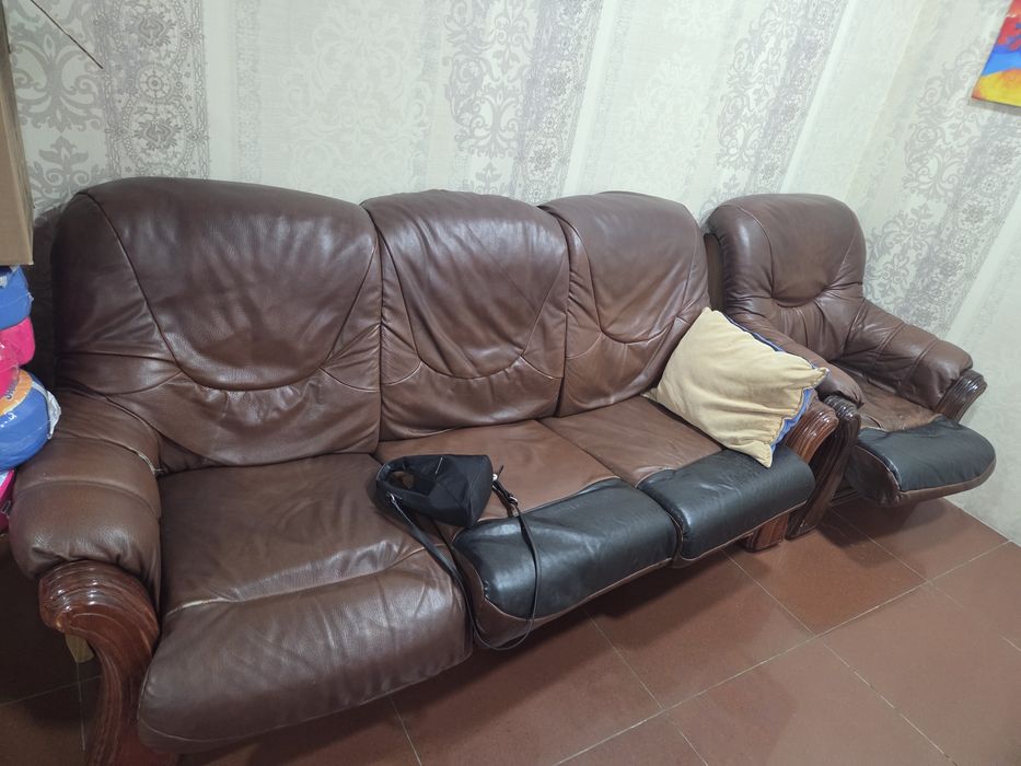 Стенка шифонер диван массажное кресло  стол для компьютера