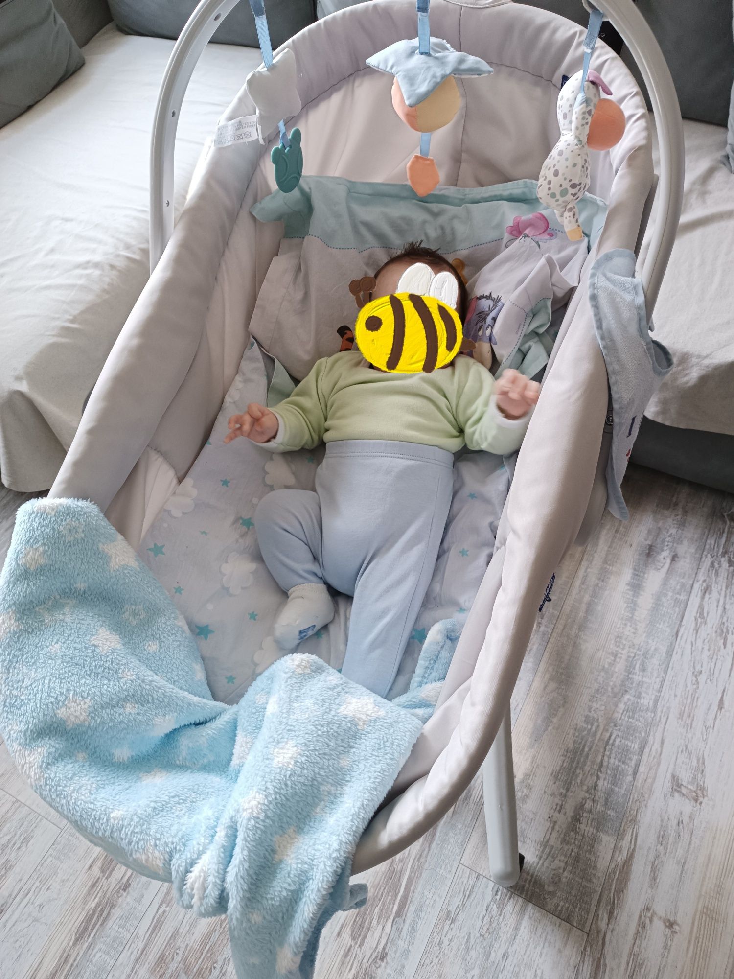 Chicco  Baby Hug Air 4в1 - креватче, шезлонг, стол за хранене