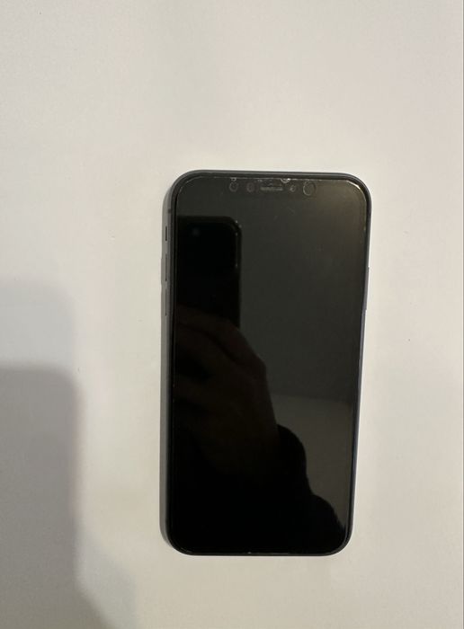 Vând Iphone 11, preț negociabil