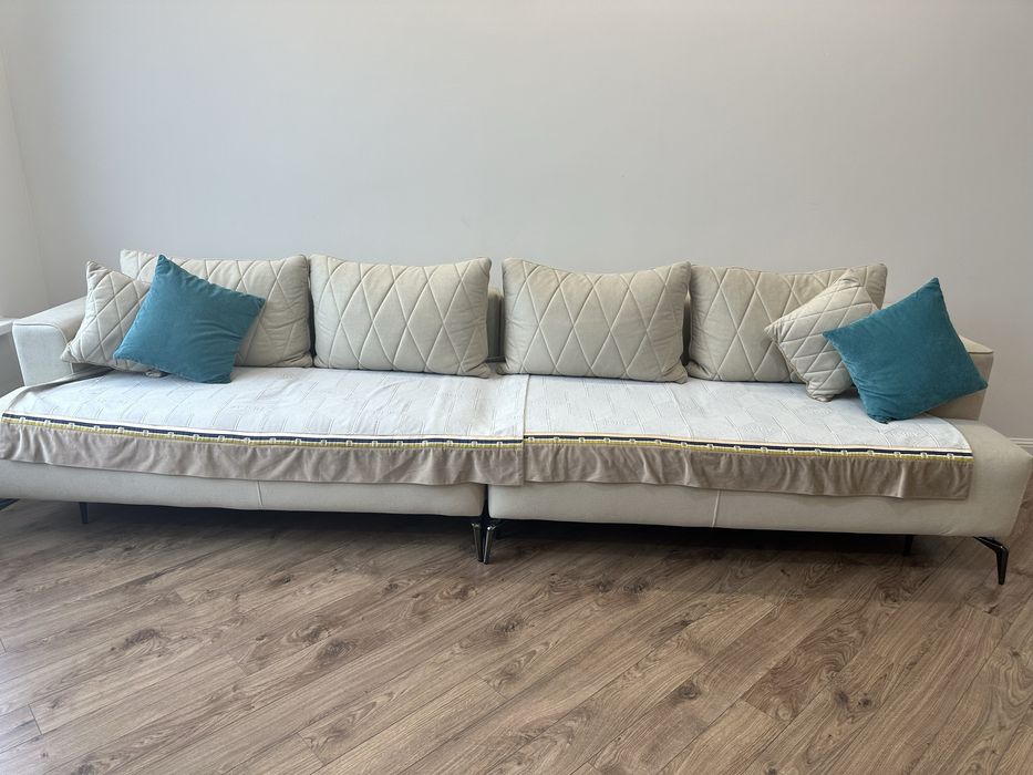 Продам диван, в идеальном состоянии. 350*110, раскладывается