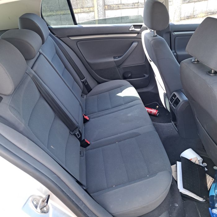 Golf 5 vând sau schimb