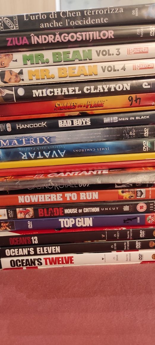 Dvd-uri cu filme, desene, jocuri