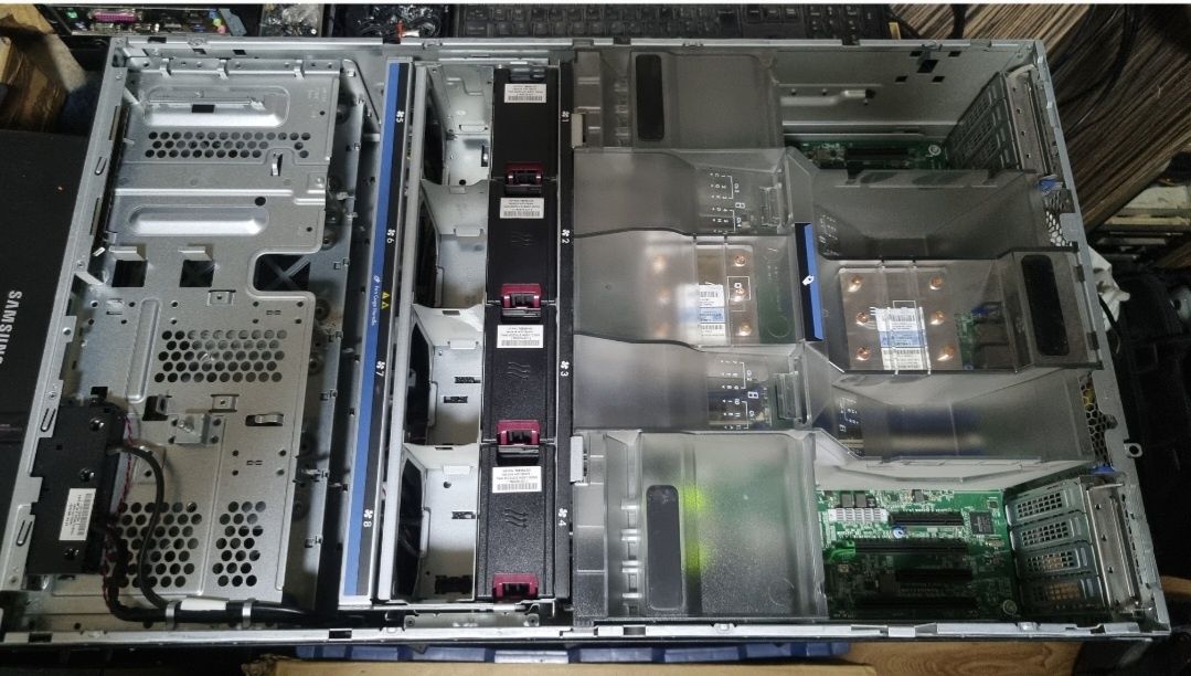 vand Calc. Server Hp ProLiant ML350 Gen 9..2 x Hexa Core..72 Gb DDR4