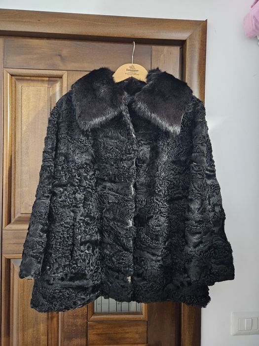 Haină de blana naturala de miel neagra marimea 42