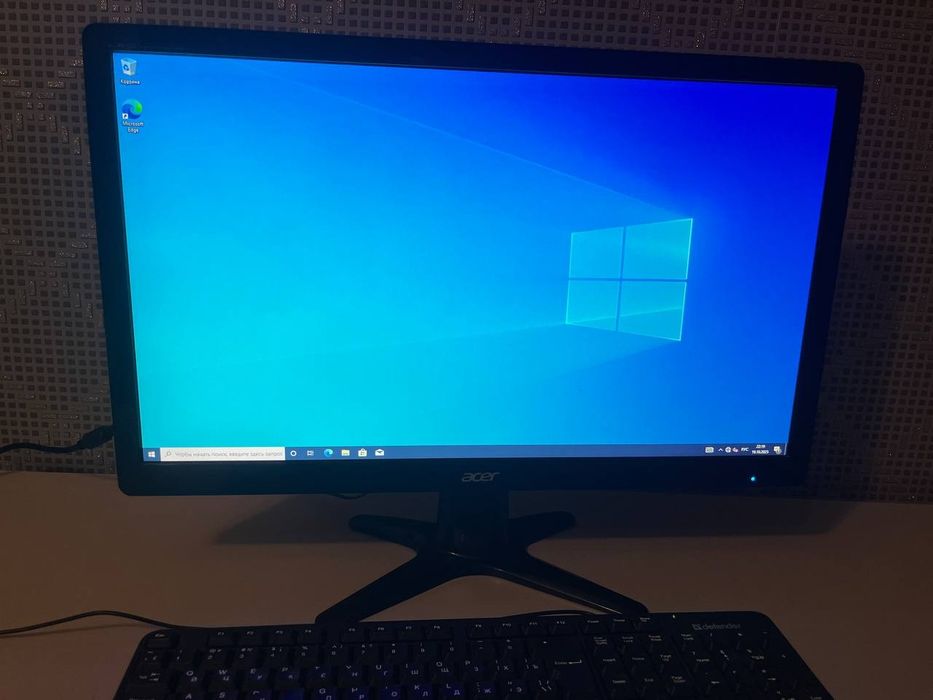 Монитор Acer 23 дюйма в хорошем состоянии