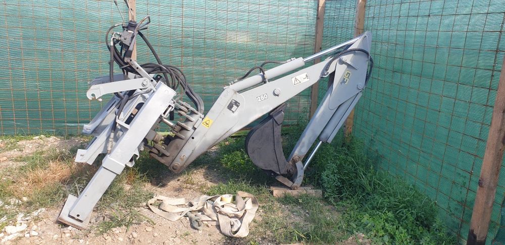 Braț excavator pt  miniincarcator bobcat komatsu gehl etc