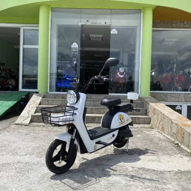 Електрически скутер с педали MaxMotors 500W WHITE 2023